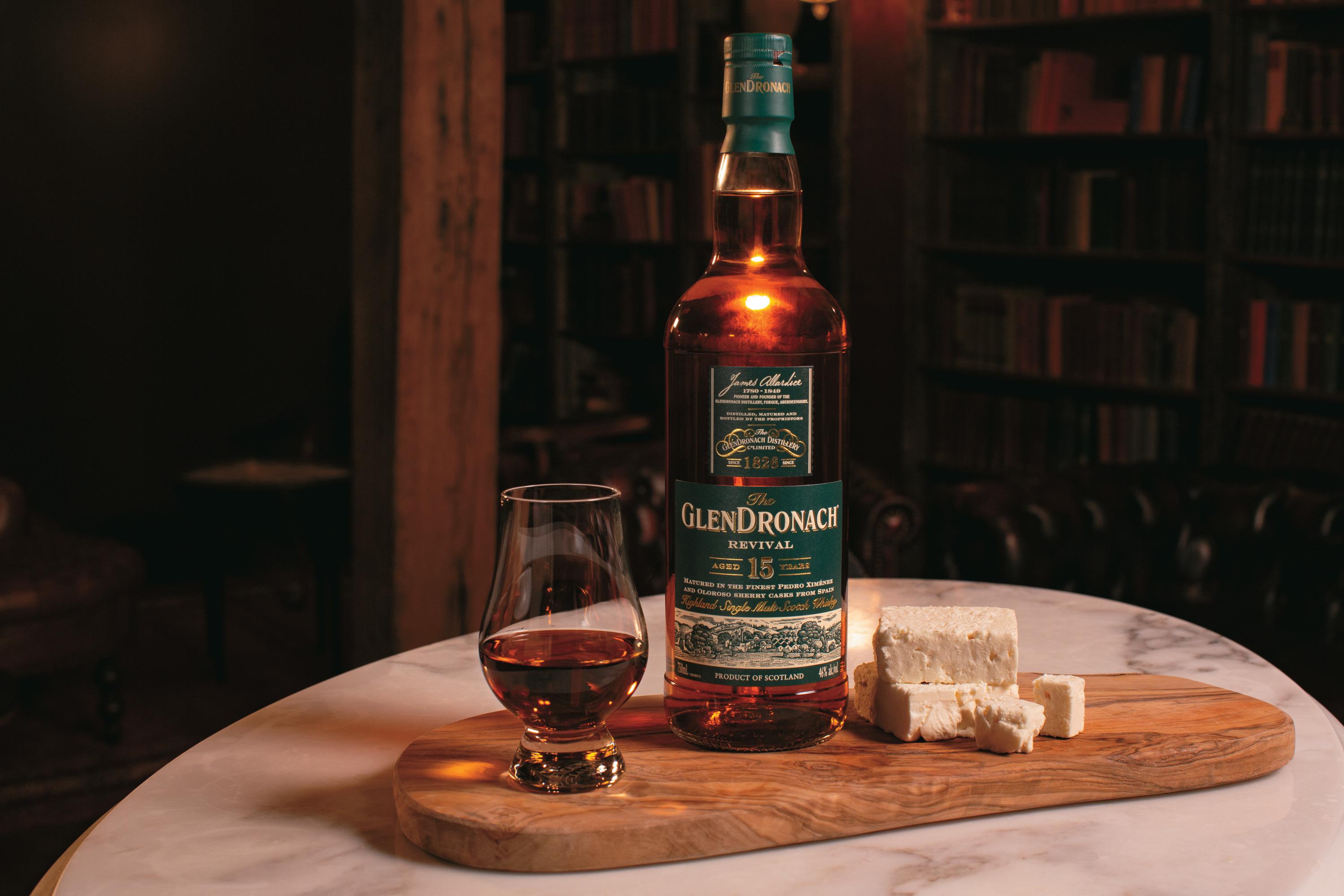 THE GLENDRONACH SINGLE MALT SCOTCH WHISKY REVIVAL AGED 15 YEARS